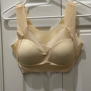 Cream Women's Intimate Bra. NEW

UNUSED
VERY COMFORTABLE 
THIN AND UNBINDING